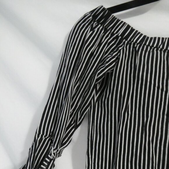 STREETWEAR SOCIETY | medium | Black and White Off The Shoulder Shirt - Picture 3 of 16